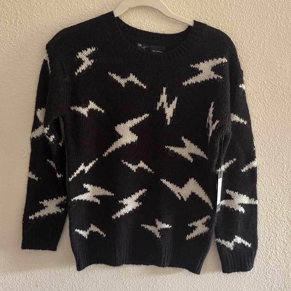 291 Venice Bolts 3/4 Sleeve Pullover